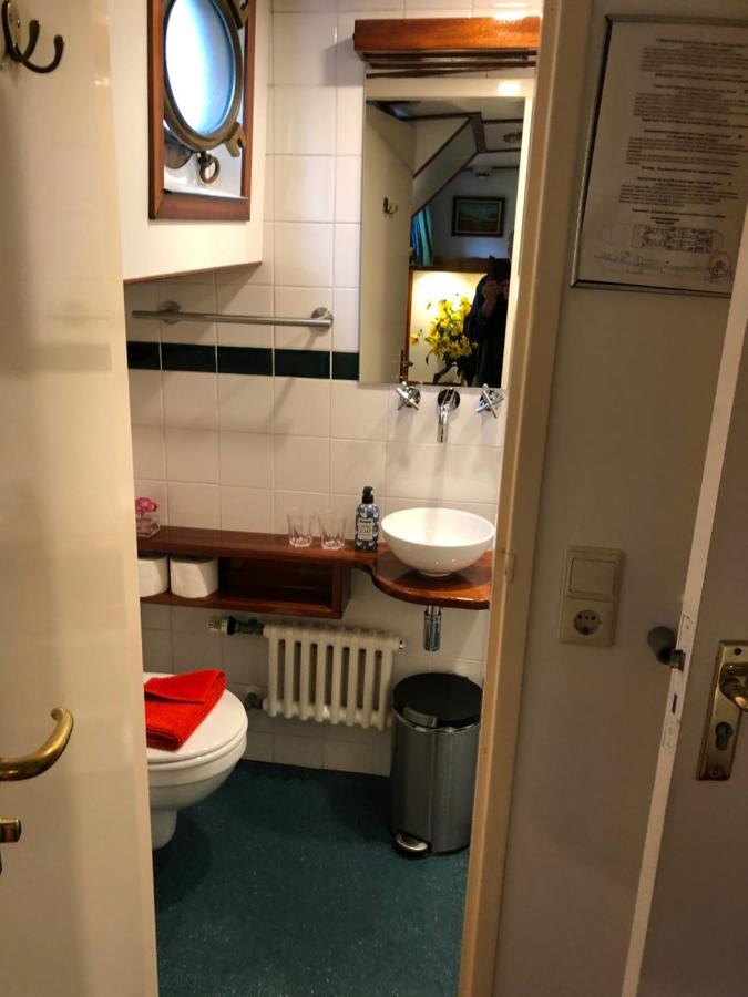 Hotelboot Zwaan Amsterdam Ngoại thất bức ảnh