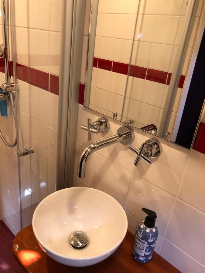 Hotelboot Zwaan Amsterdam Ngoại thất bức ảnh