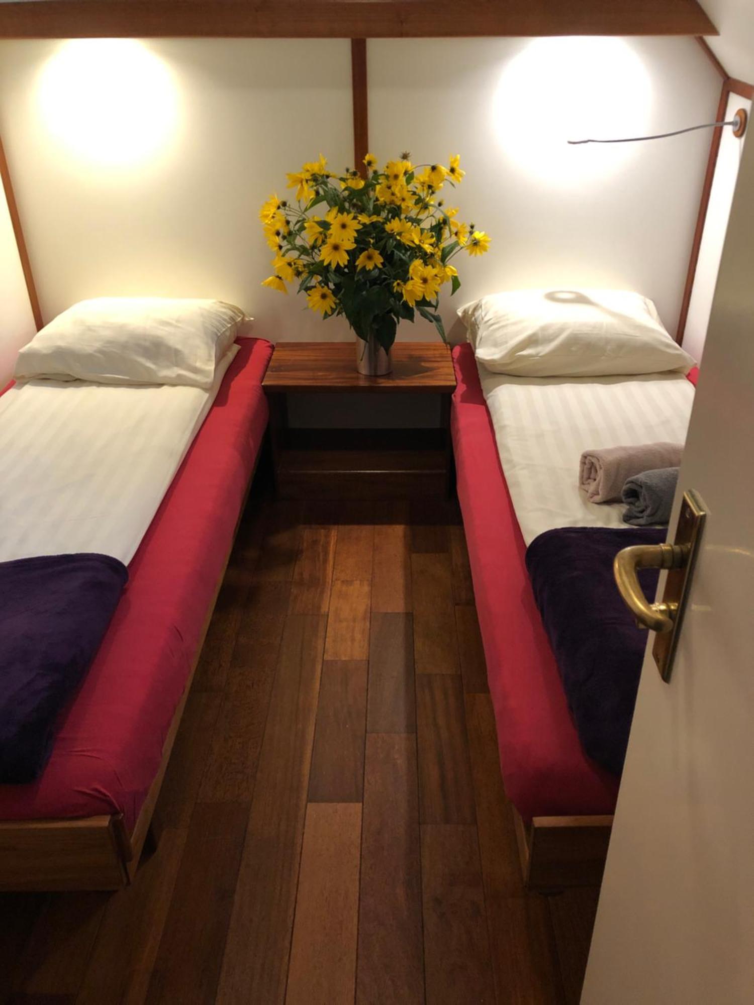Hotelboot Zwaan Amsterdam Ngoại thất bức ảnh