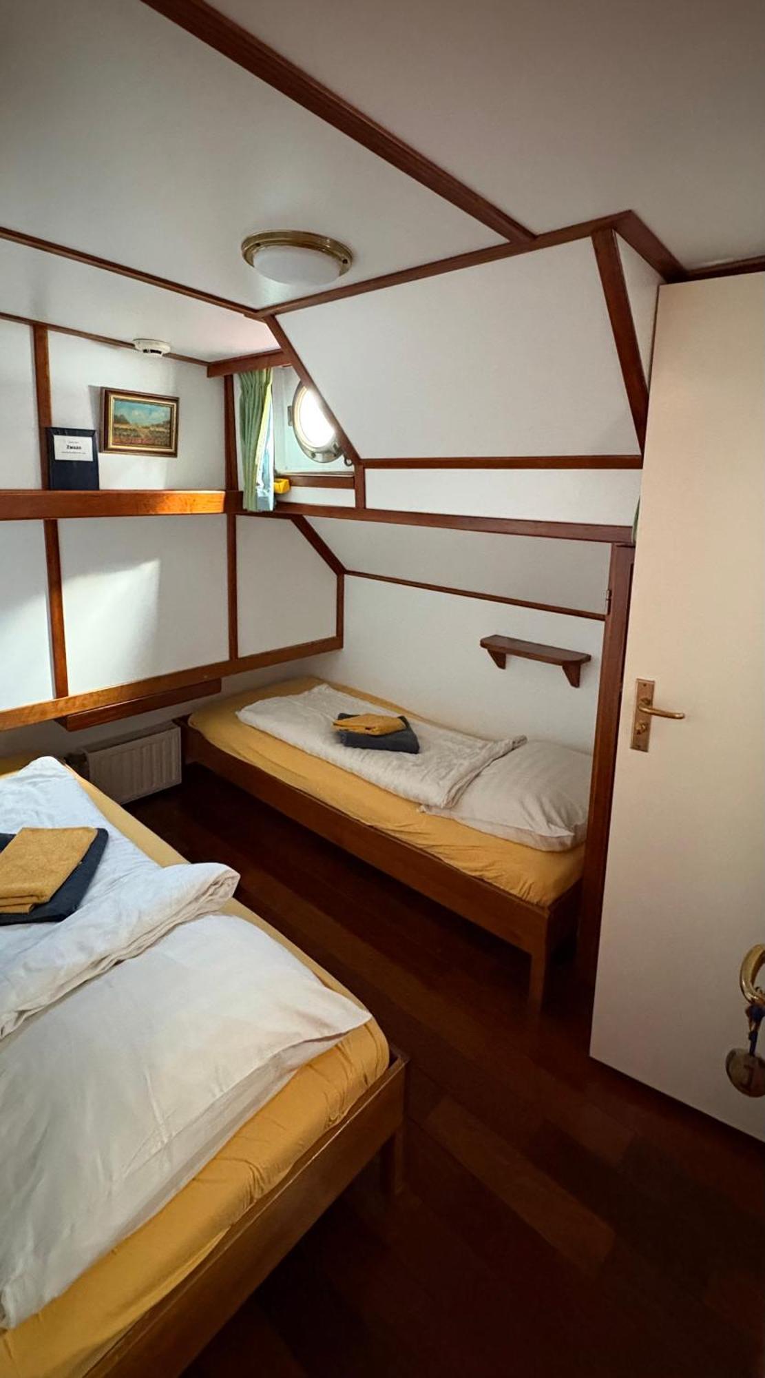 Hotelboot Zwaan Amsterdam Ngoại thất bức ảnh